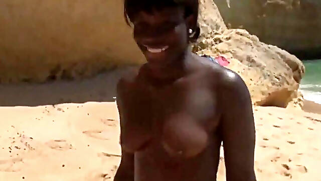 Threesome beach fuck with ebony and friendisxnll1r