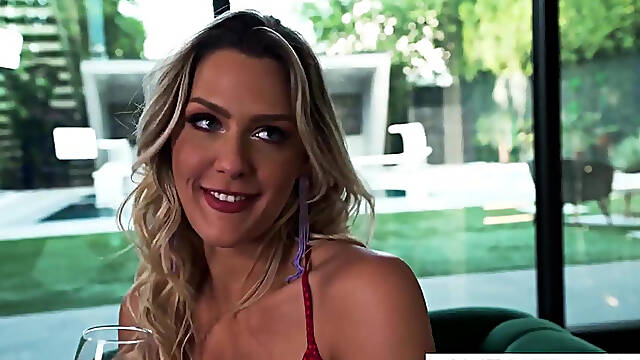 Millie Morgan And Savvy Suxx Celebrates With Threesome Fucking