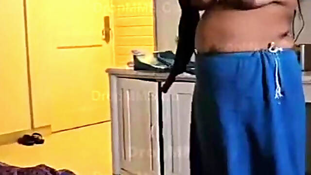 Tamil Beautiful Mother Nude Dress Changing Show