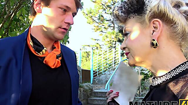 Mature Veronigue with natural boobs getting fucked outdoors