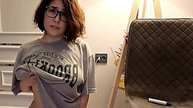 Hot brunette close up pussy masturbation on cam