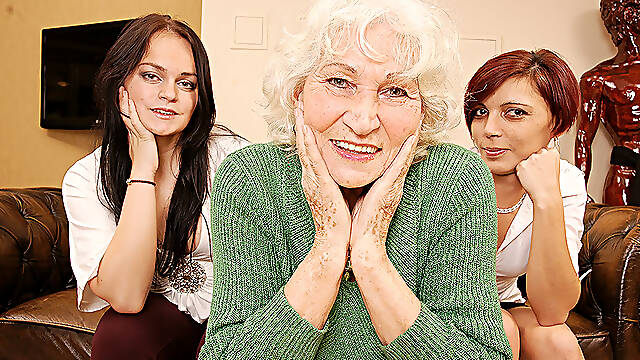 Three Old And Young Lesbians Have Great Sex - MatureNL