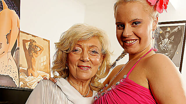 Two Horny Old And Young Lesbians Get Their Pussies Wet - MatureNL