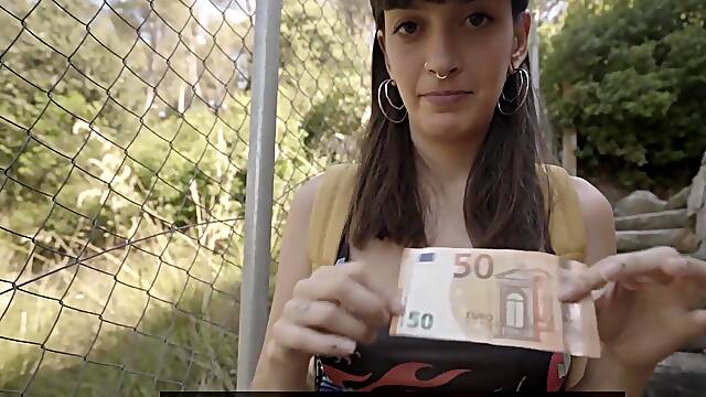 Amateur bimbo Caomei gives up her pussy for some cash