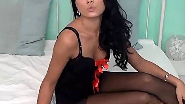 High-Heeled Sammi in Pantyhose from Norway on Webcam