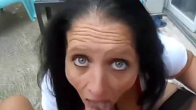 Mix de Virgine, mature accro à la bite