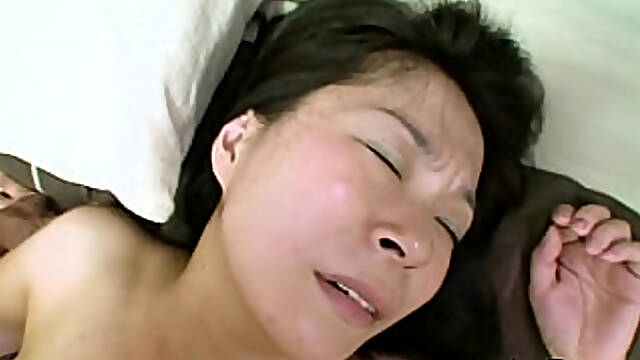 Asian MILF gets her first creampie in 4K