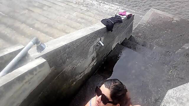 A Curvy Girl Gets Completely Changed And Takes Naked A Shower Outdoors On The Beach