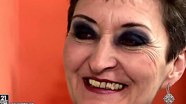 Maricas way to say thanks: old mature granny in old and young action