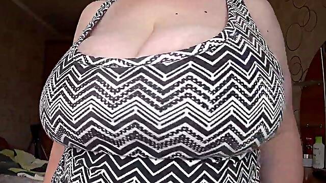 Large nice-looking melons swing close-up.