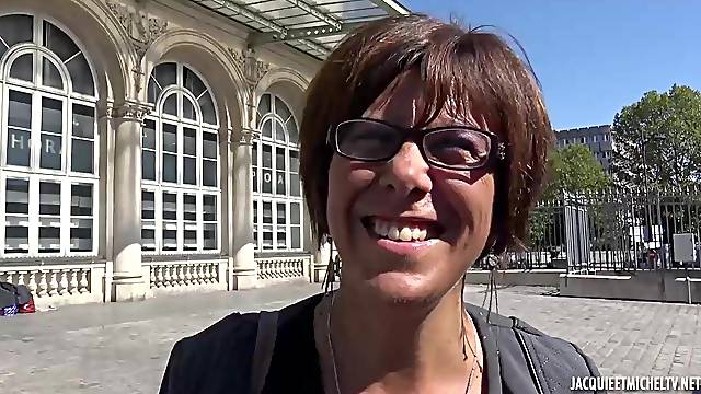 Alissa is a mature, French whore who likes to suck cocks even free of any charge