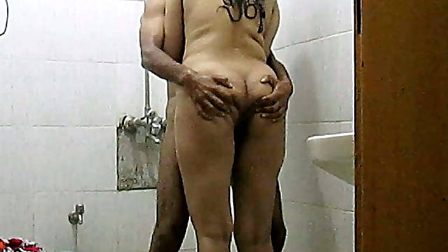 Bhabhi Ji Ki Shower Mai Mast Chudai
