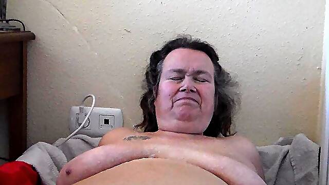 John is peeing all over Jens hot body