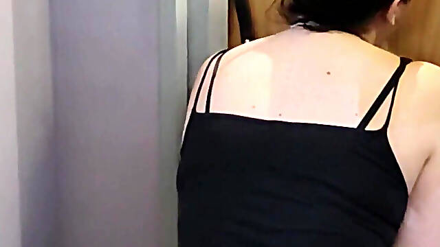 My Husband Loves to See Me Sucking and in the Gloryhole