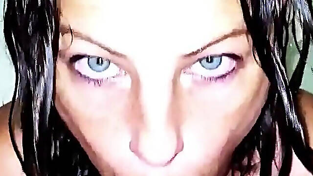 Bath Blowjob Close up